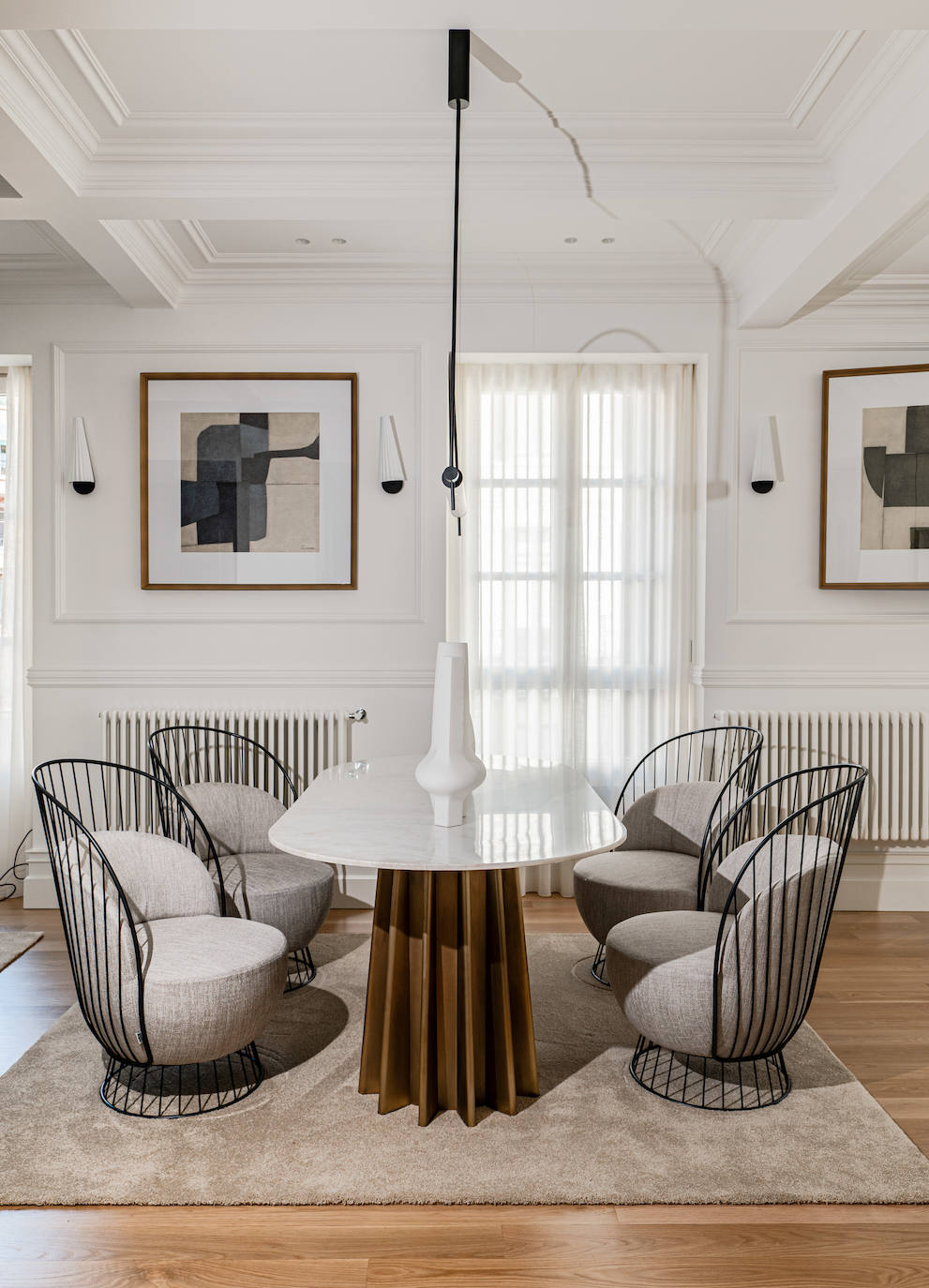 La vivienda de una familia en el Ensanche bilbaíno con más de 100 años de historia y toque moderno