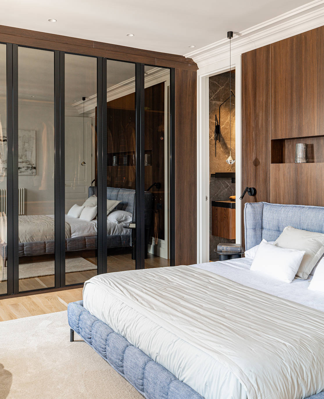 La vivienda de una familia en el Ensanche bilbaíno con más de 100 años de historia y toque moderno