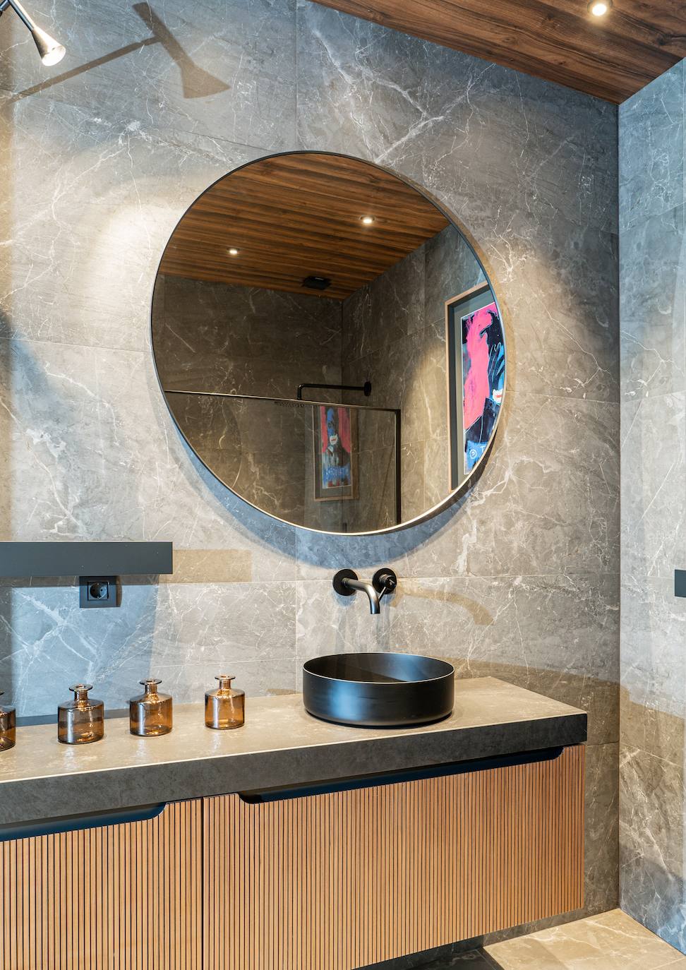 La vivienda de una familia en el Ensanche bilbaíno con más de 100 años de historia y toque moderno