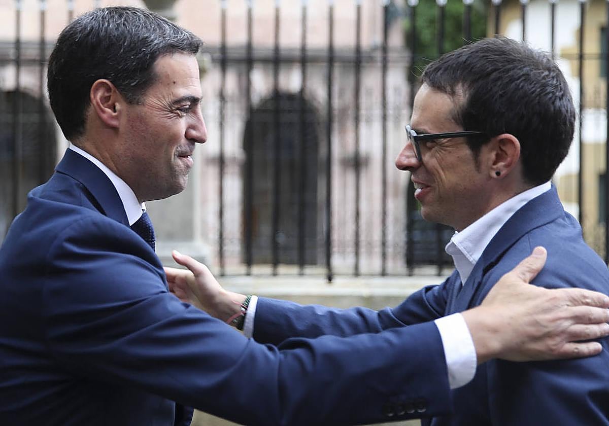 Imanol Pradales y Pello Otxandiano, en junio en Gernika.