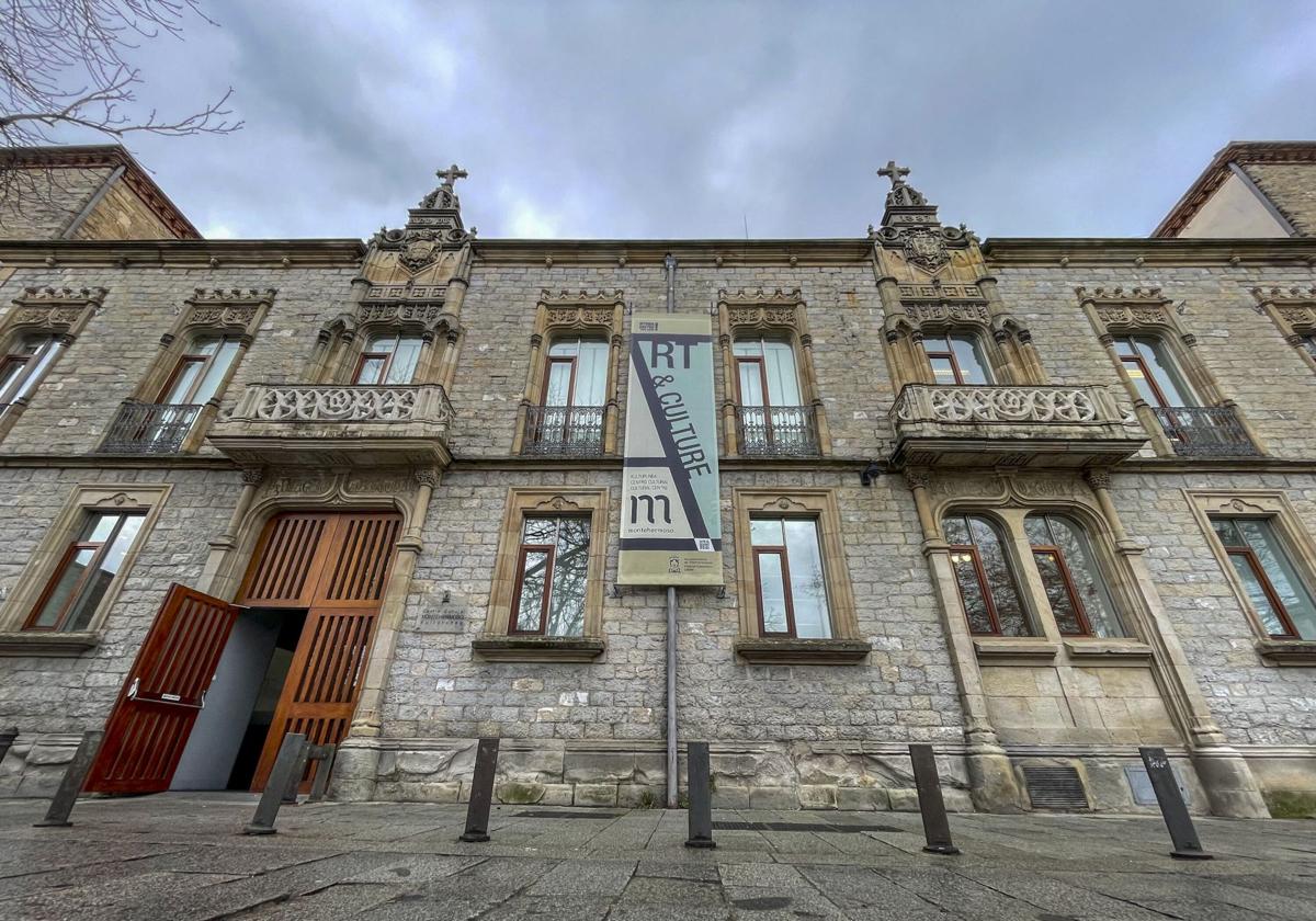 Exterior del centro cultural Montehermoso.