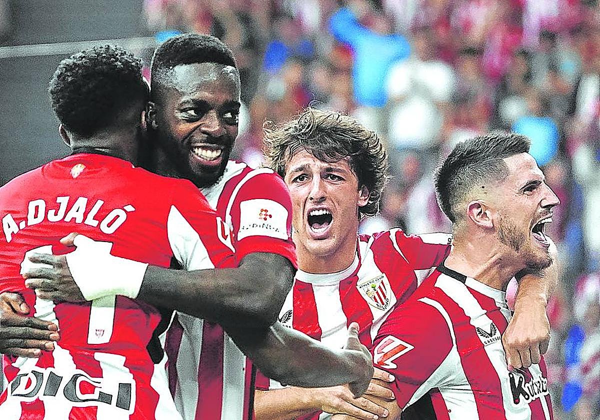 Los jugadores rojiblancos celebran el gol de Djaló al Celta el domingo en San Mamés.