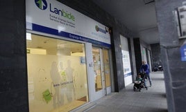 Para acceder a la ofertas hay que estar inscrito en las oficinas de Lanbide de Ondarroa.