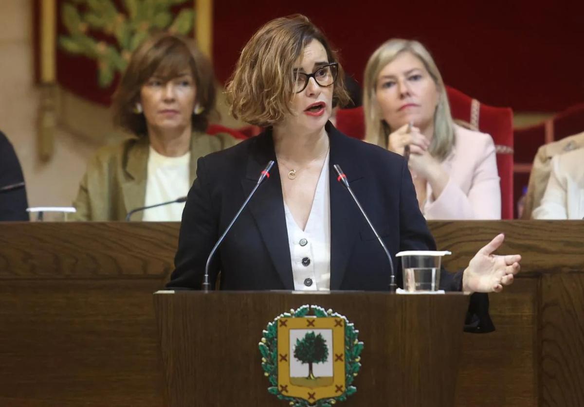 La diputada general, Elixabete Etxanobe, durante su intervención en Gernika.