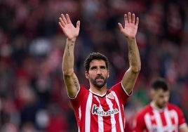 El gesto de Raúl García con el Athletic por su regreso a Europa