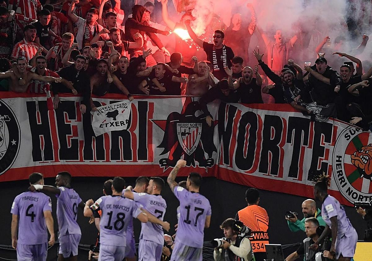 El Athletic carga contra los radicales que atacaron con bengalas a hinchas de la Roma