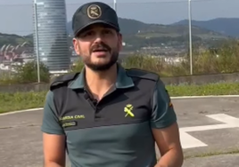 La Guardia Civil presenta en euskera sus jornadas de puertas abiertas en la explanada del Museo Marítimo de Bilbao