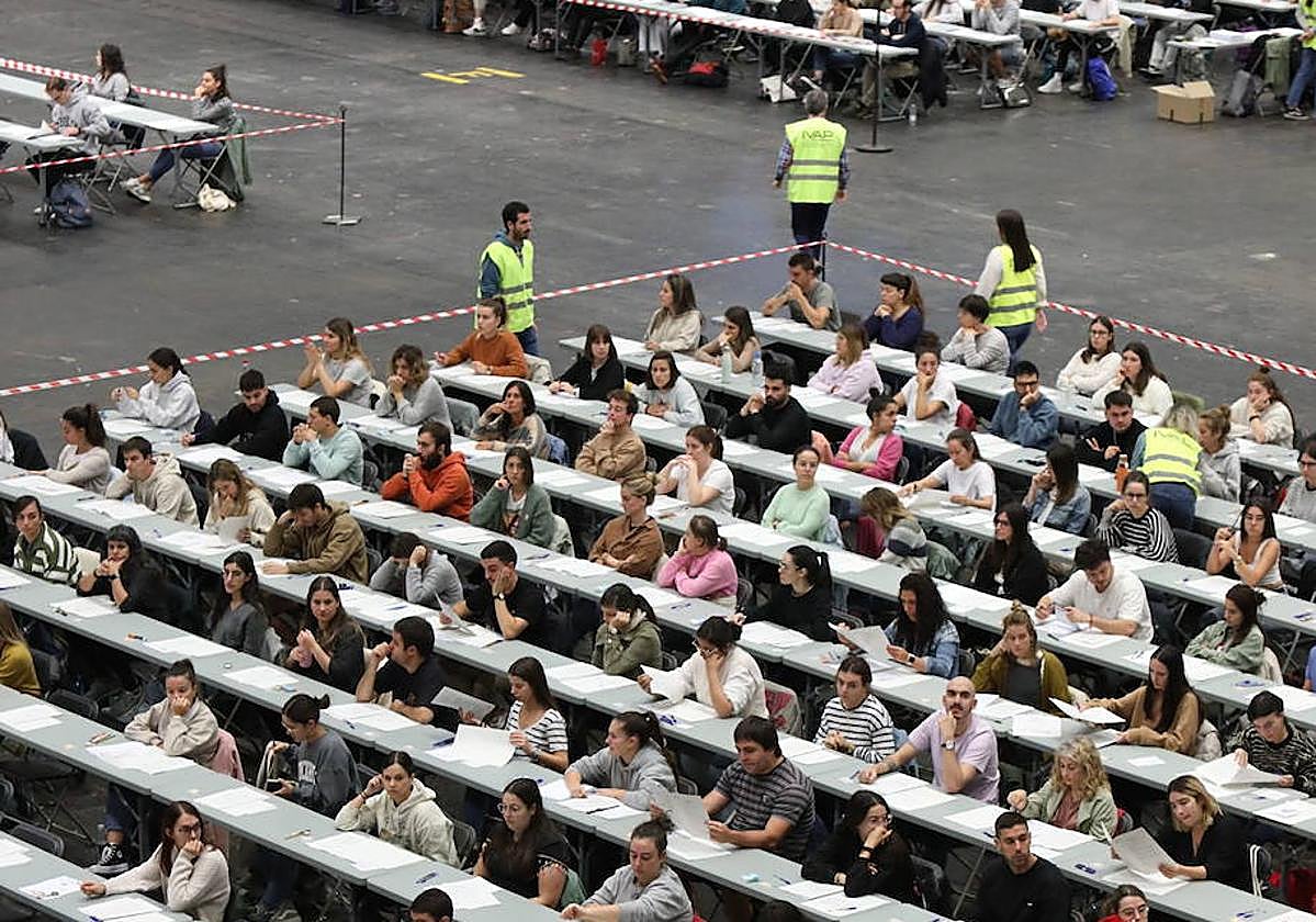 Multitudinaria prueba de una OPE de Educación en octubre de 2023 en el BEC.