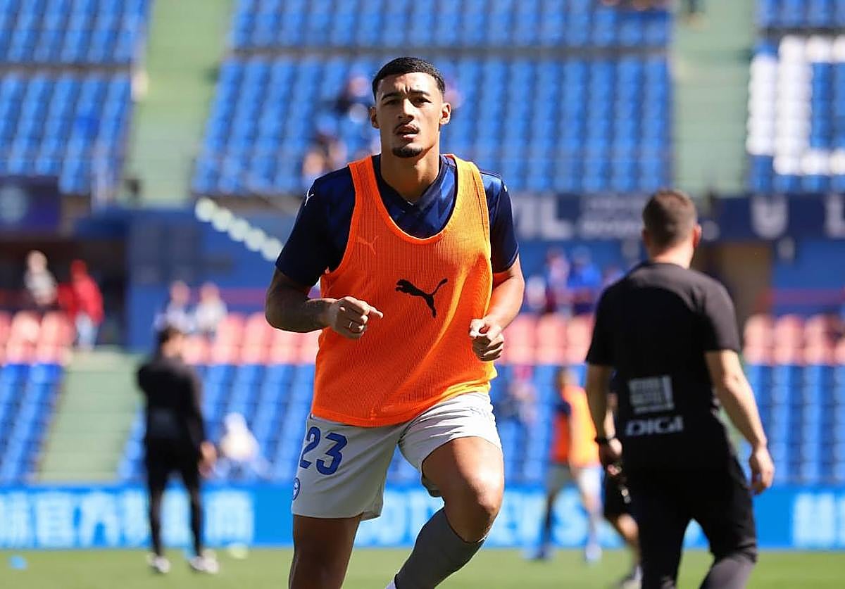 Benavídez calienta en el Coliseum.