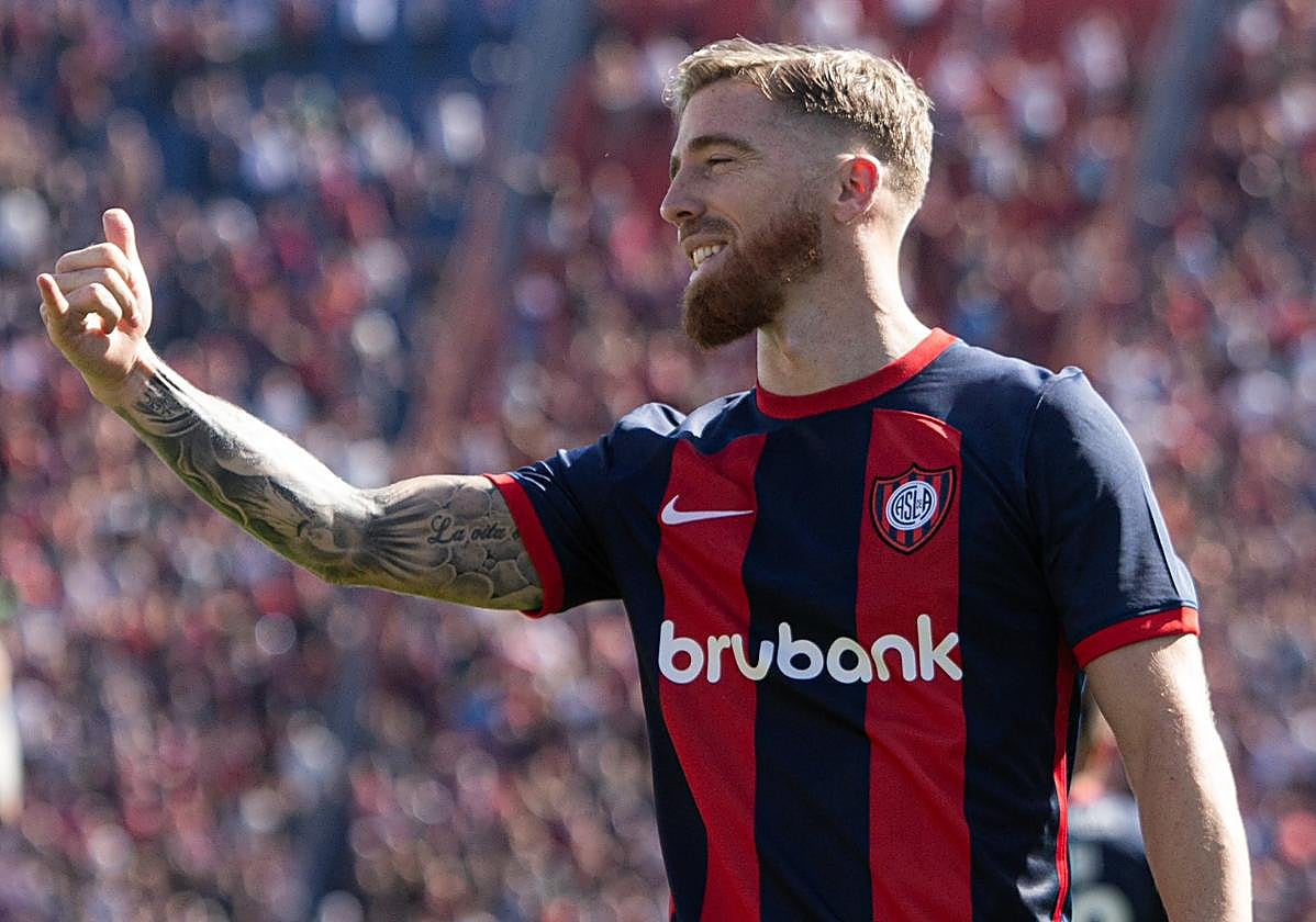 Iker Muniain durante el partido de este sábado con el San Lorenzo.