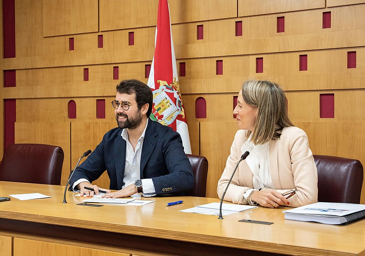 Los portavoces del PP, Iñaki García Calvo y Blanca Lacunza.