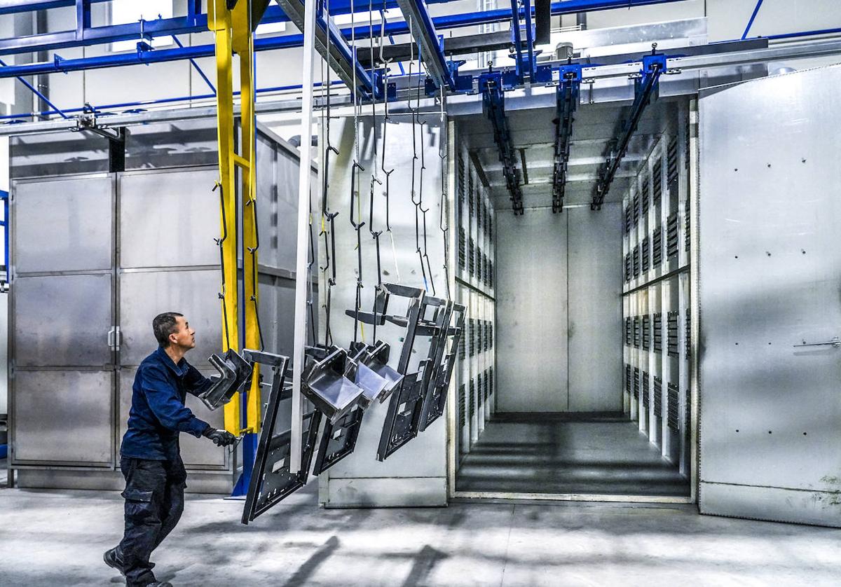 Nuevos hornos con mayor eficiencia instalados en la empresa Herdit, en Vitoria, que forma parte de la comunidad Pacto Verde.