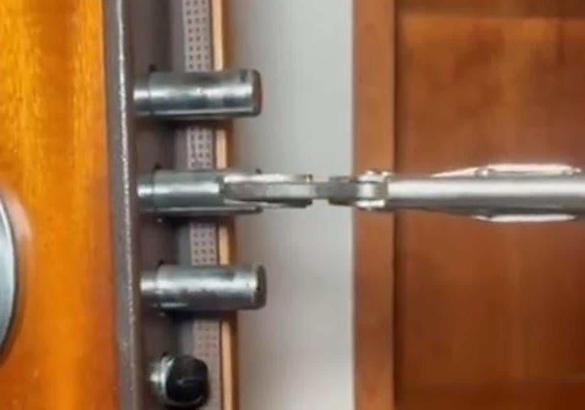 Dos o cuatro vueltas a la llave en la cerradura antes de salir de casa: ¿cuál es más seguro?