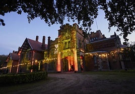 Un espectáculo lumínico en el Palacio Artaza de Leioa llevado a cabo en una celebración pasada.