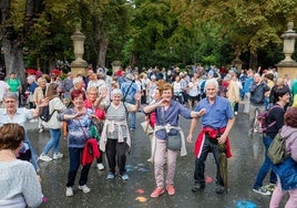 Participantes en la fiesta de este martes en La Florida.