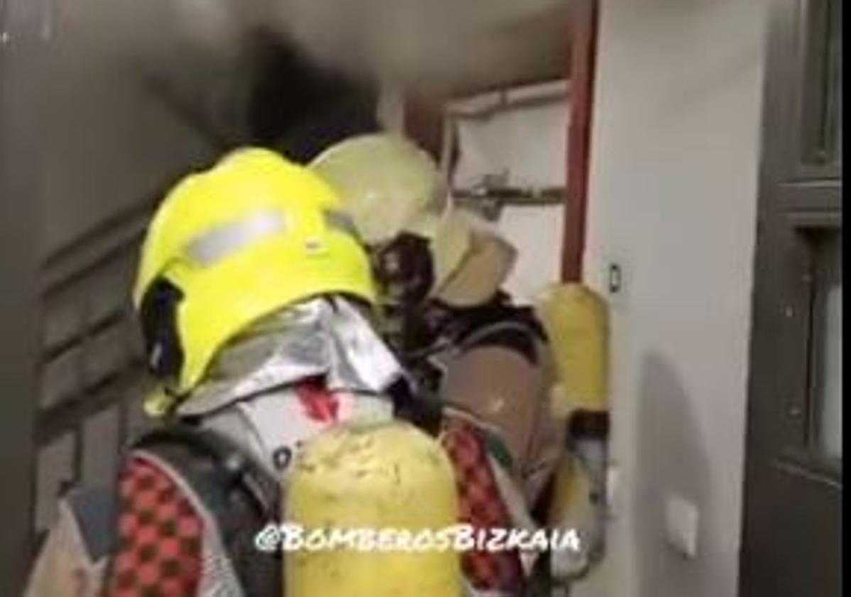 Hospitalizado un vecino de Muskiz tras el incendio de su vivienda