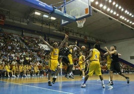 Imagen de unl partido Bilbao Basket contra el Khimki ruso disputado en La Casilla.