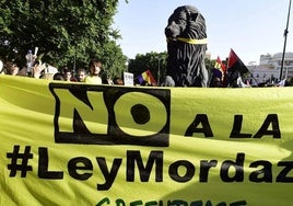 Protesta contra la ley mordaza frente al Congreso.