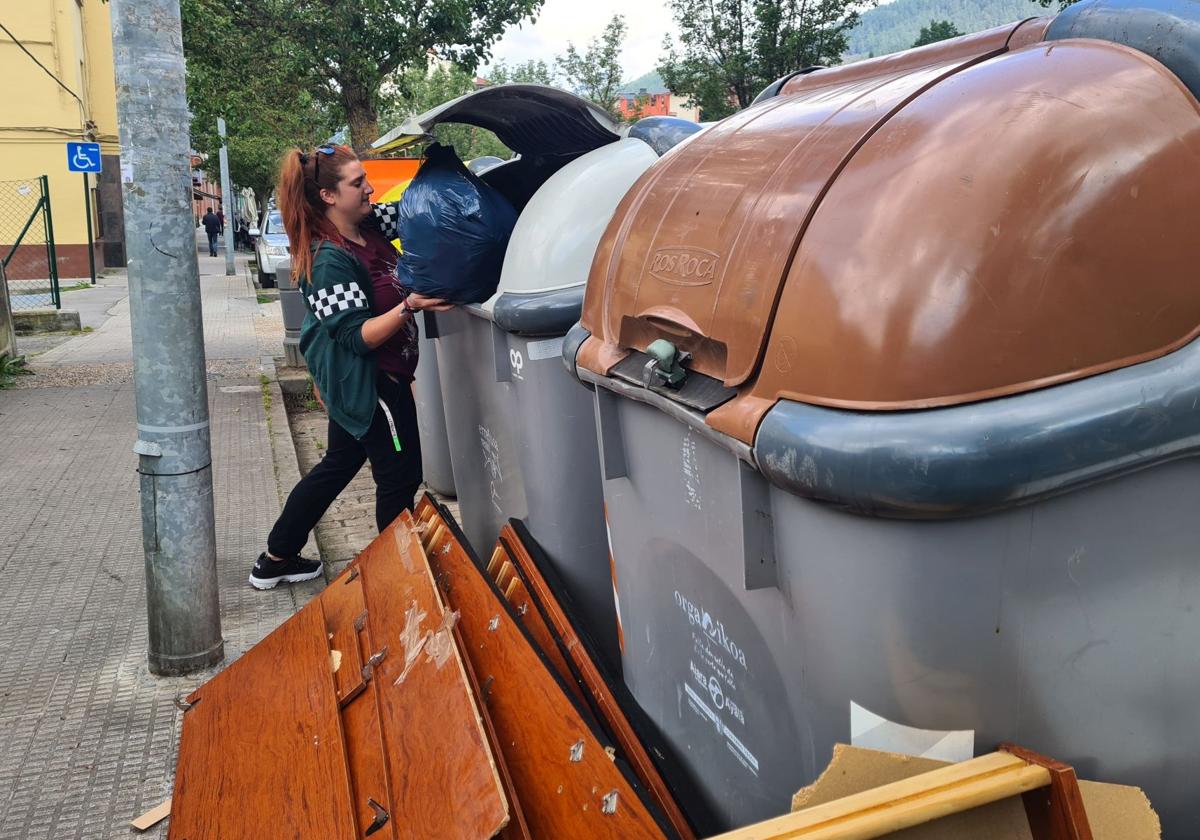 Todo el coste de la recogida y tratamiento de las basuras se debe pagar con la tasa desde abril de 2025.