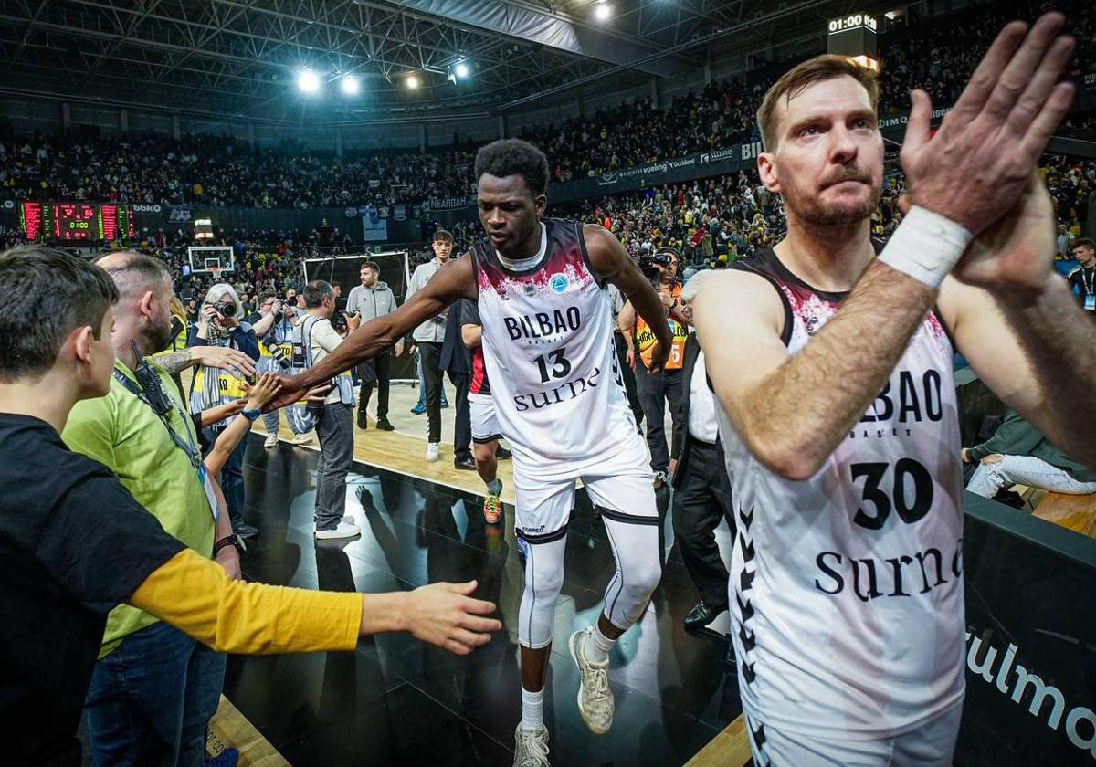 El Bilbao Basket se lleva una renta de siete puntos a Grecia (72-65)