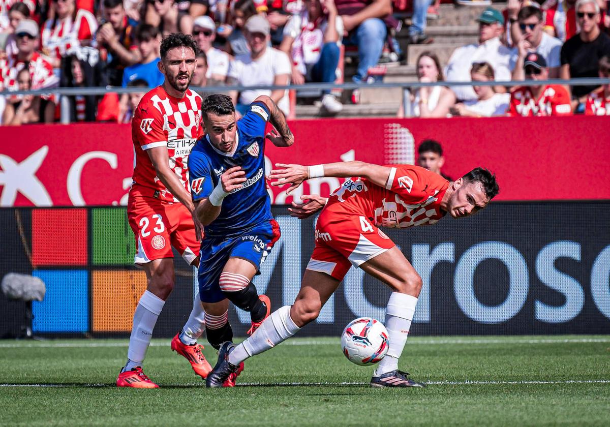 Berenguer, en la acción con la que provocó el penalti que luego falló.