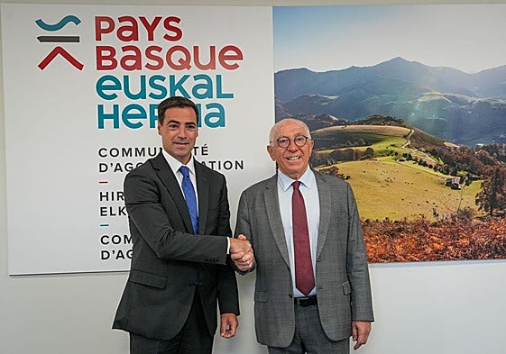 Imanol Pradales y Jean-René Etchegaray se han reunido este lunes en Baiona.