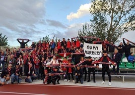 Un centenar de aficionados acompañó al Aurrera a tierras palentinas.