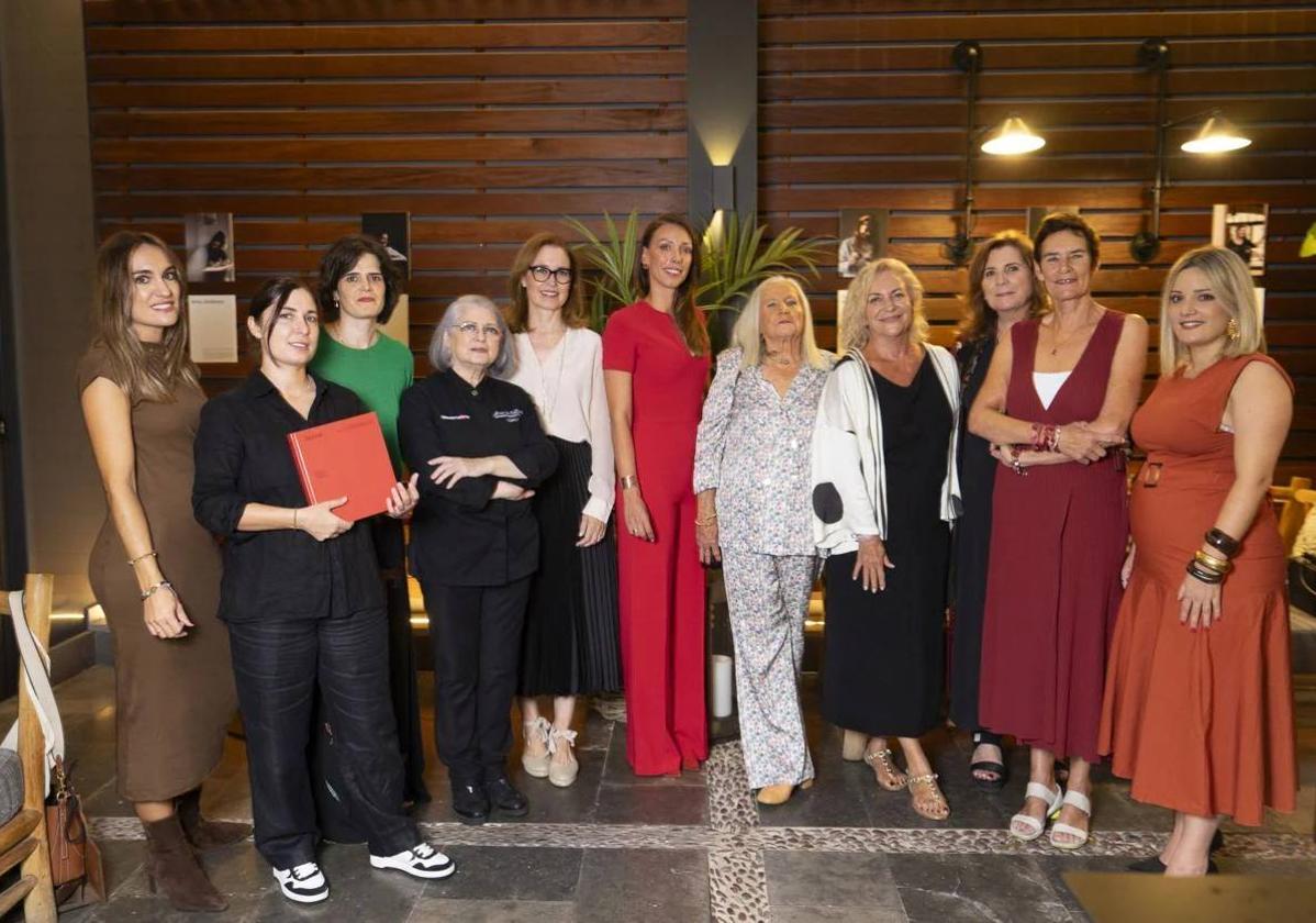 Elenco de mujeres productoras de Málaga: Luana Faíllo, Alba García, María Monasterio, Charo Carmona, Marta Suárez, Julia Losantos, Chelo Gámez, Leonor García-agua, Myriam Ortiz, Clara Verheij y Miriam Gálvez.