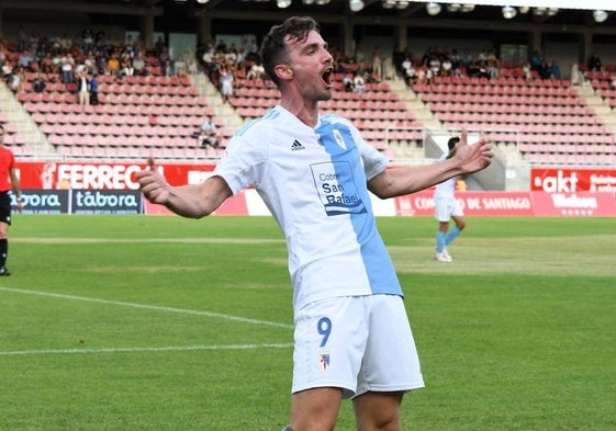 Manu Barreiro celebra un gol con el Compostela.