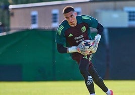 Padilla, durante un entrenamiento con el combinado azteca.