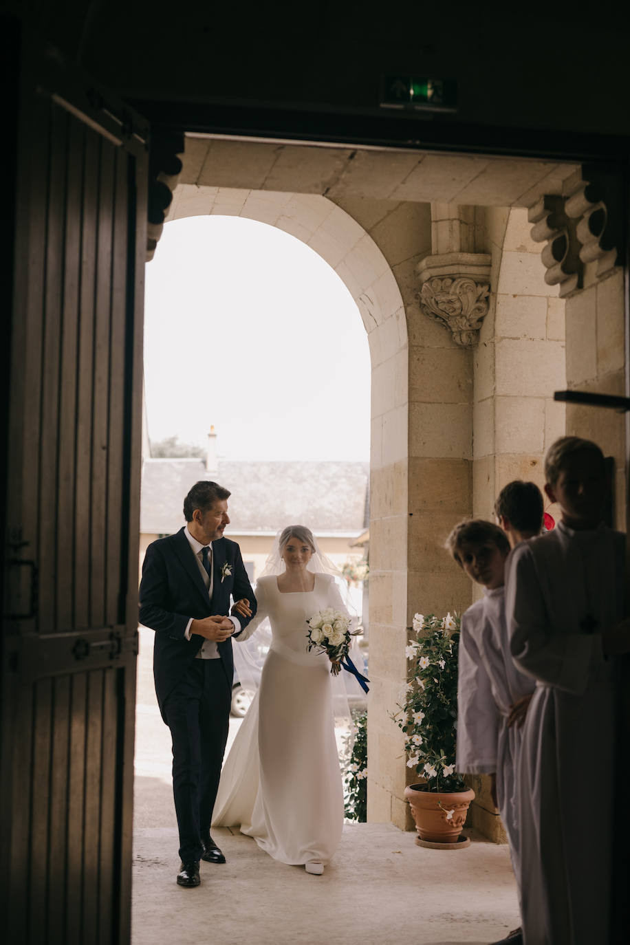 Cecilia, la novia que viajó cuatro veces desde México para hacerse en Bilbao su vestido soñado