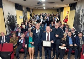 Cimarro estuvo acompañado ayer de grandes amigos de la profesión.