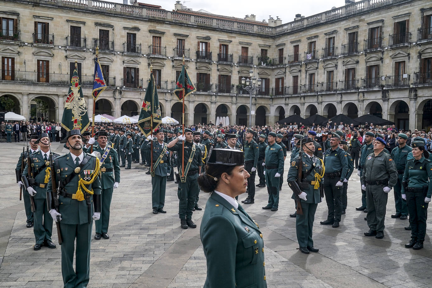 La Guardia Civil celebra el 12 de Octubre en el centro de Vitoria