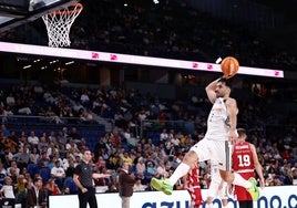 Campazzo busca la canasta del Zaragoza.