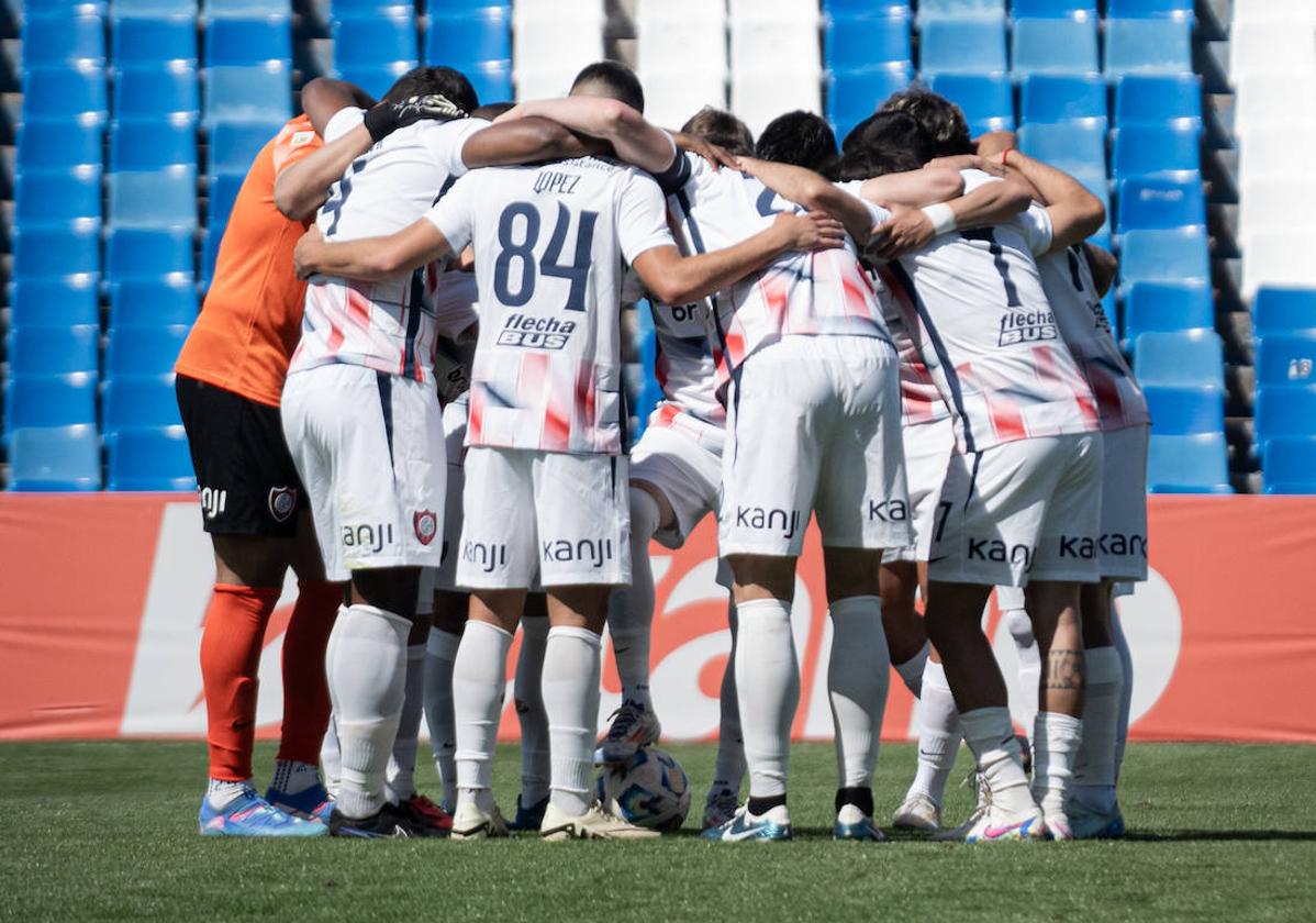 Le quitan un penalti a Muniain en el 94', lo falla su compañero y el entrenador de San Lorenzo explota