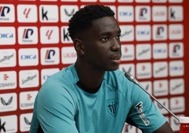 Adama Boiro, durante la rueda de prensa en Lezama.