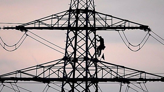 El Ministerio veta dos parques eólicos en Aragón y parte de la autopista eléctrica hasta Vitoria
