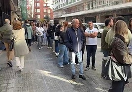 Vuelve a Bilbao el mercado vintage «más loco de España» con toda la ropa a 10 euros.