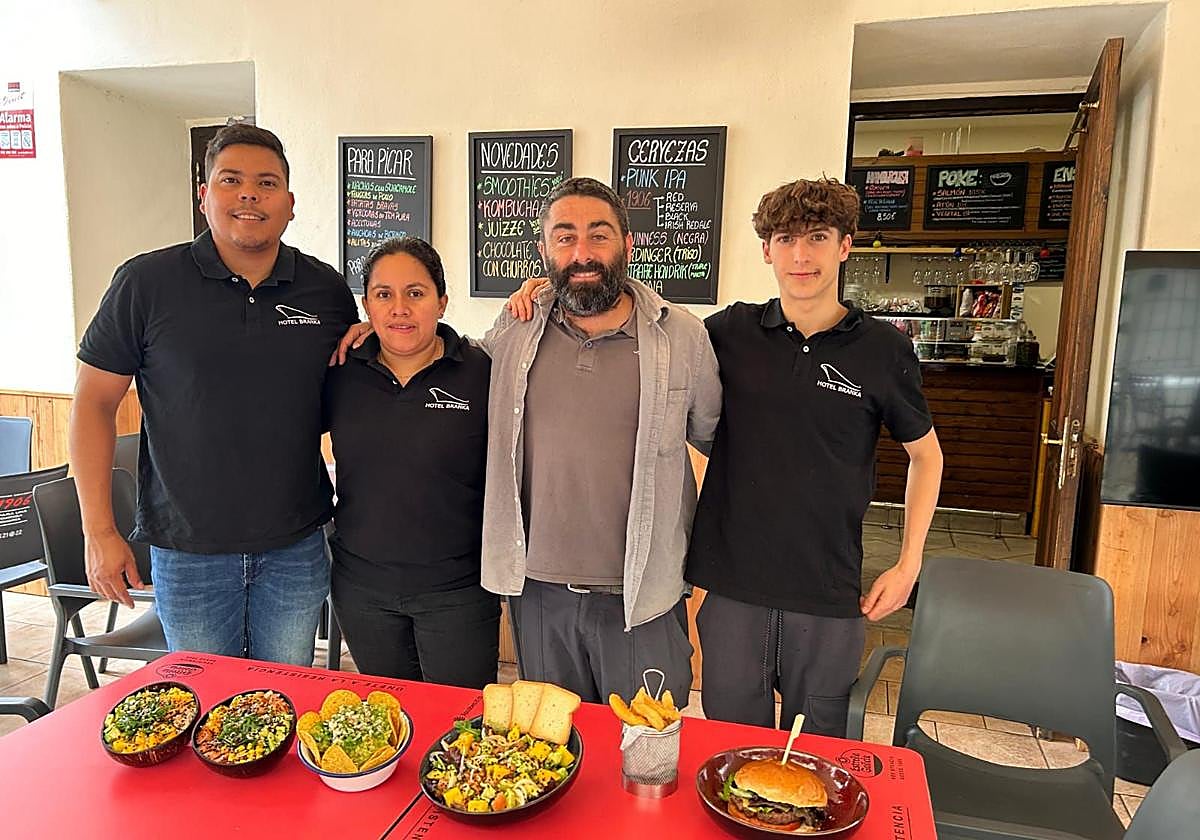 Buena comida y música en vivo en la Casa de los piratas
