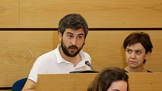 Dimiten el portavoz del PNV en Eibar y una concejala jeltzale tras el pacto con el PSE