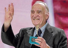 Fernando Méndez-Leite recibió anoche la Espiga de Honor de la Seminci.