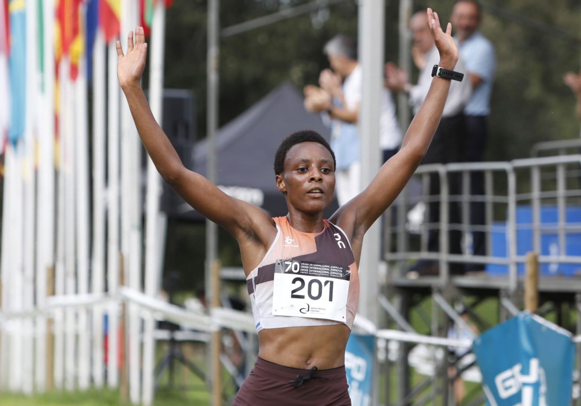 Francine Niyomukunzi se ha impuesto en categoría femenina.