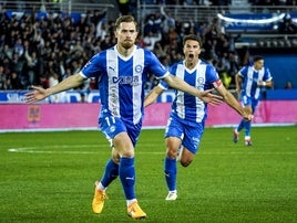 Toni Martínez celebra el gol que marcó al Valladolid.