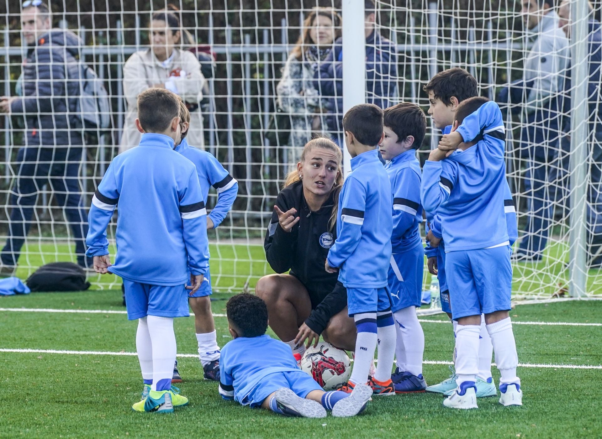 Todas las fotos del entrenamiento de la Escuela del Alavés