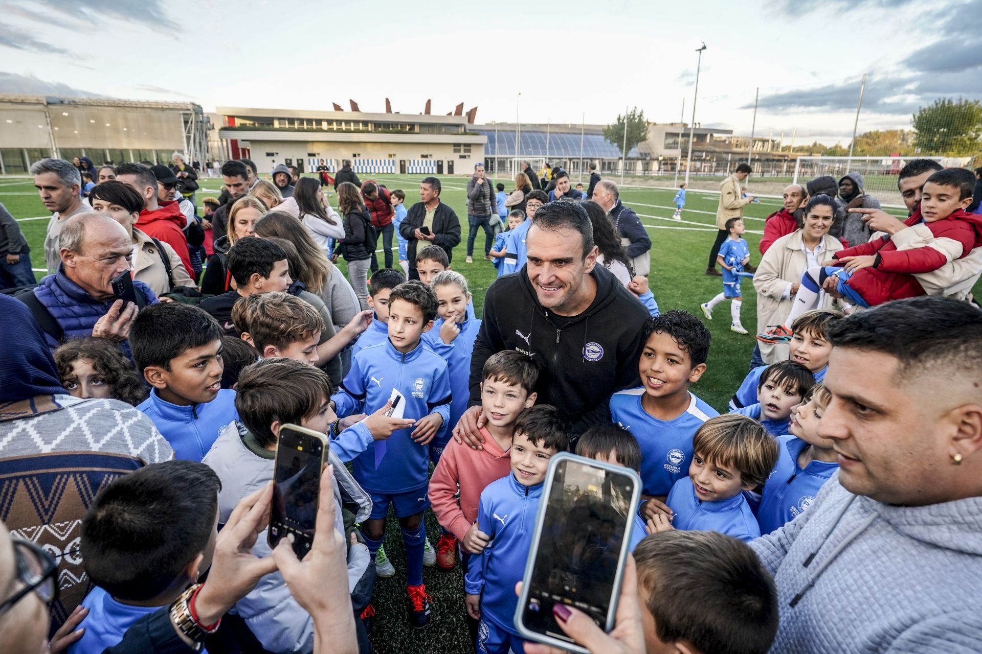 Todas las fotos del entrenamiento de la Escuela del Alavés