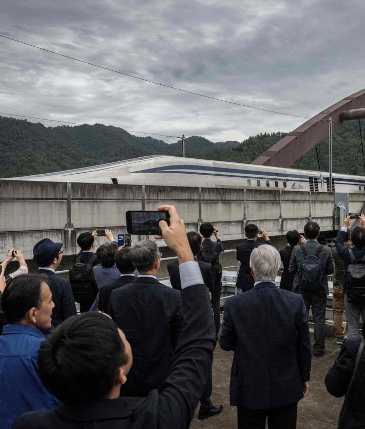 Imagen secundaria 2 - Así es el tren japonés que levita a 500 kilómetros por hora y sin conductor