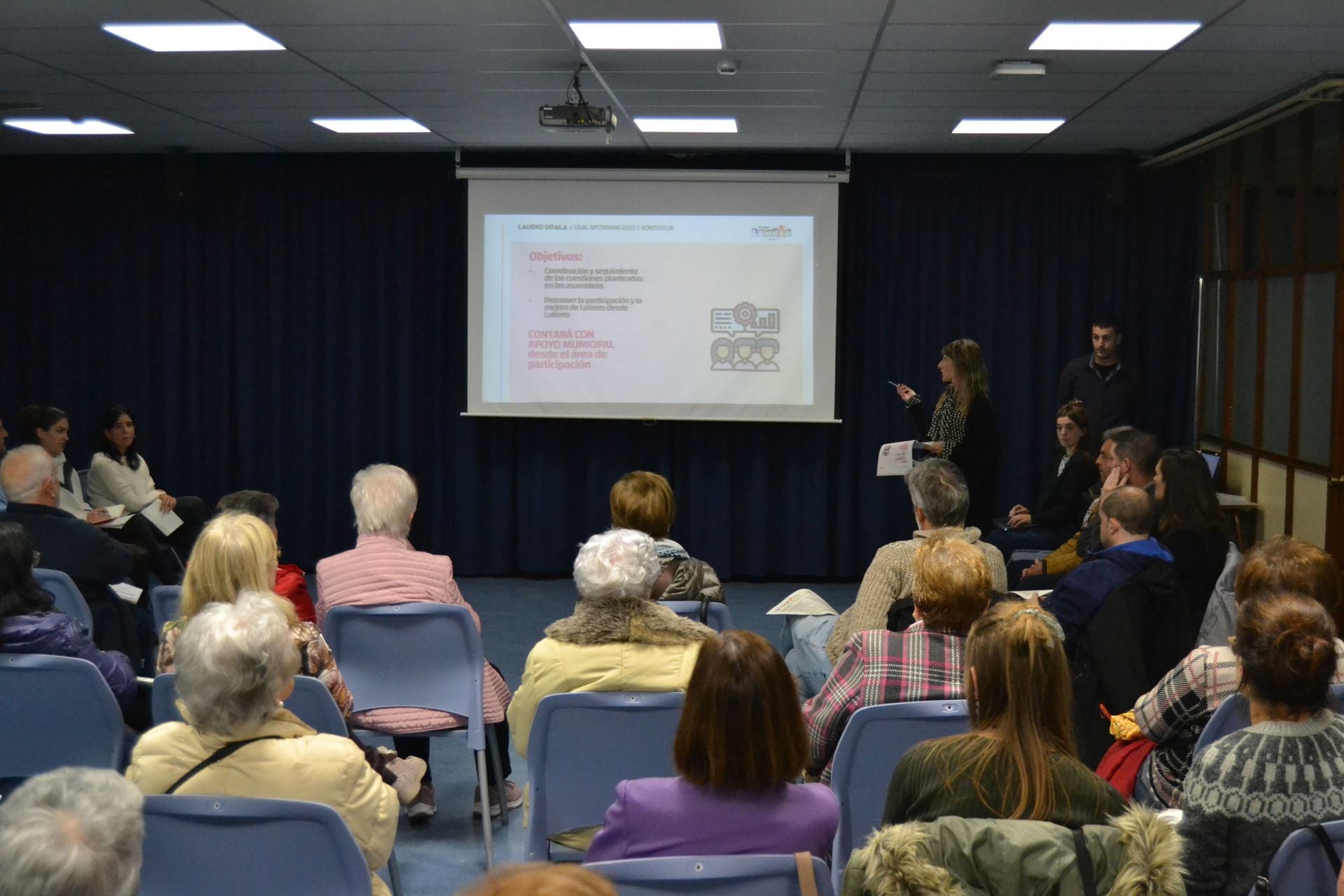 Las asambleas de barrio recogen ideas para el presupuesto.