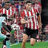 De Marcos se baña en bronce: ya es el tercer futbolista con más partidos oficiales en la historia del Athletic