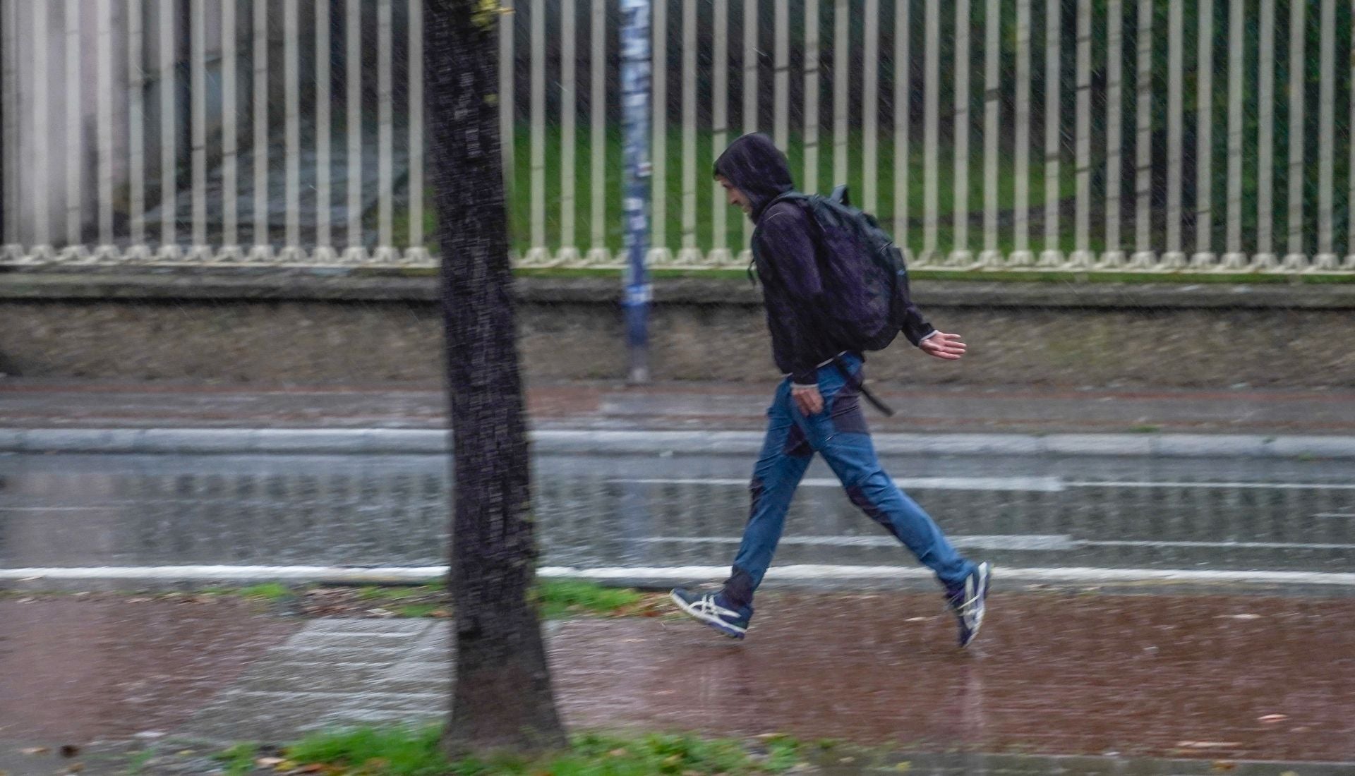 La lluvia y el frío llegan a Vitoria