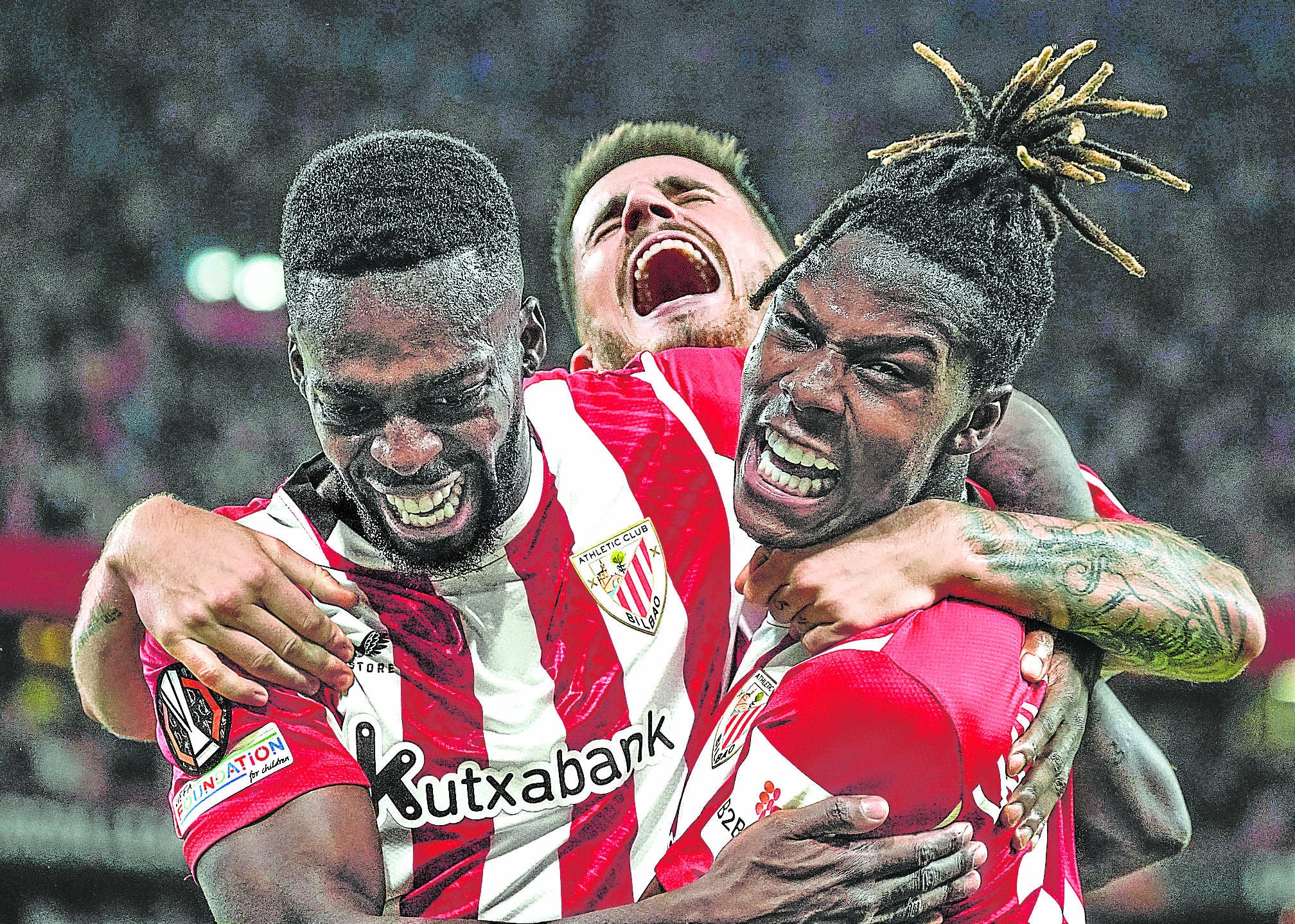 Los hermanos Williams y Sancet celebran un gol en San Mamés.